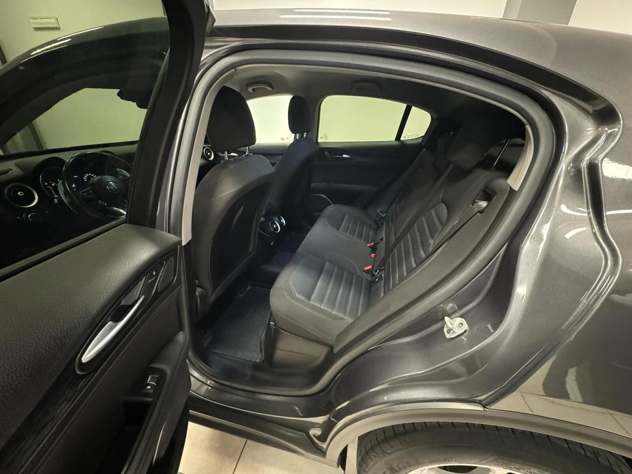 Alfa Romeo Stelvio 2.2 Turbodiesel 190 CV AT8 RWD Executive