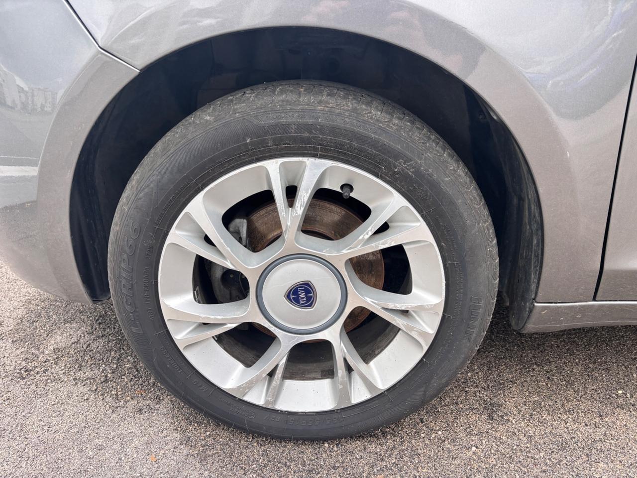 Lancia Ypsilon 1.3 MJT 16V 95 CV 5 porte S&S Silver