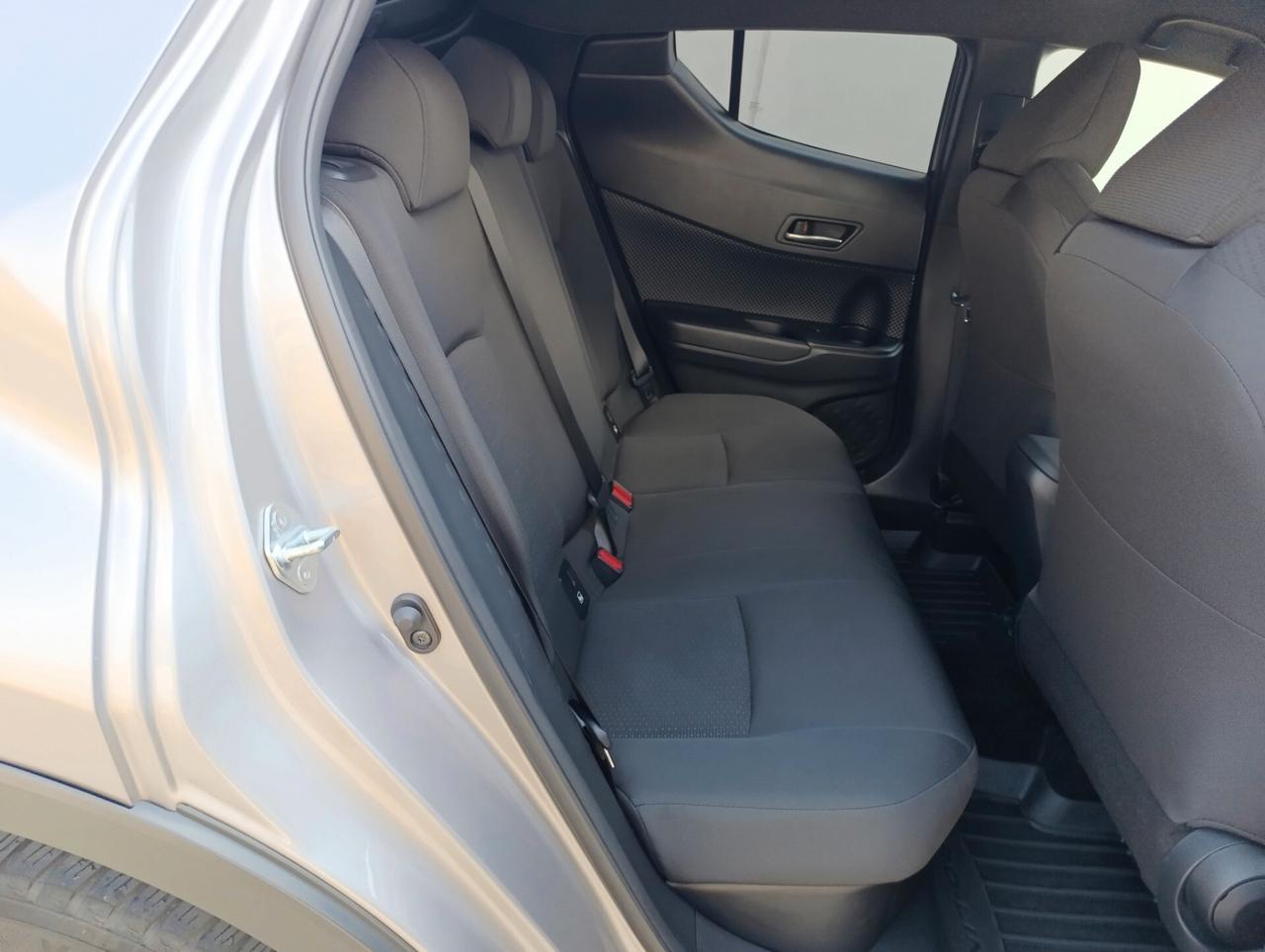 Toyota C-HR 1.8 Hybrid E-CVT Active