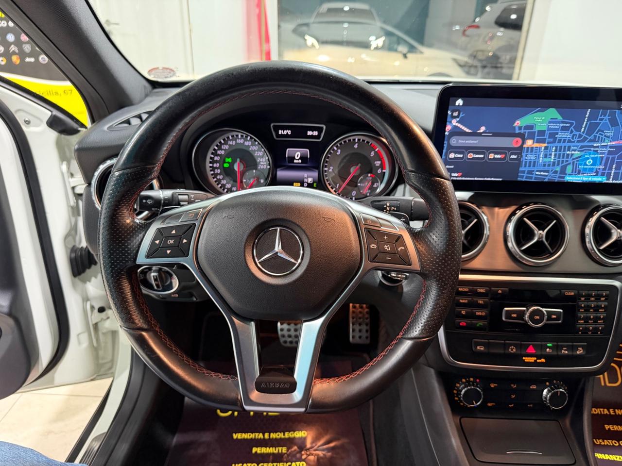 MERCEDES GLA 200D PREMIUM *NIGHT EDITION 4MATIC