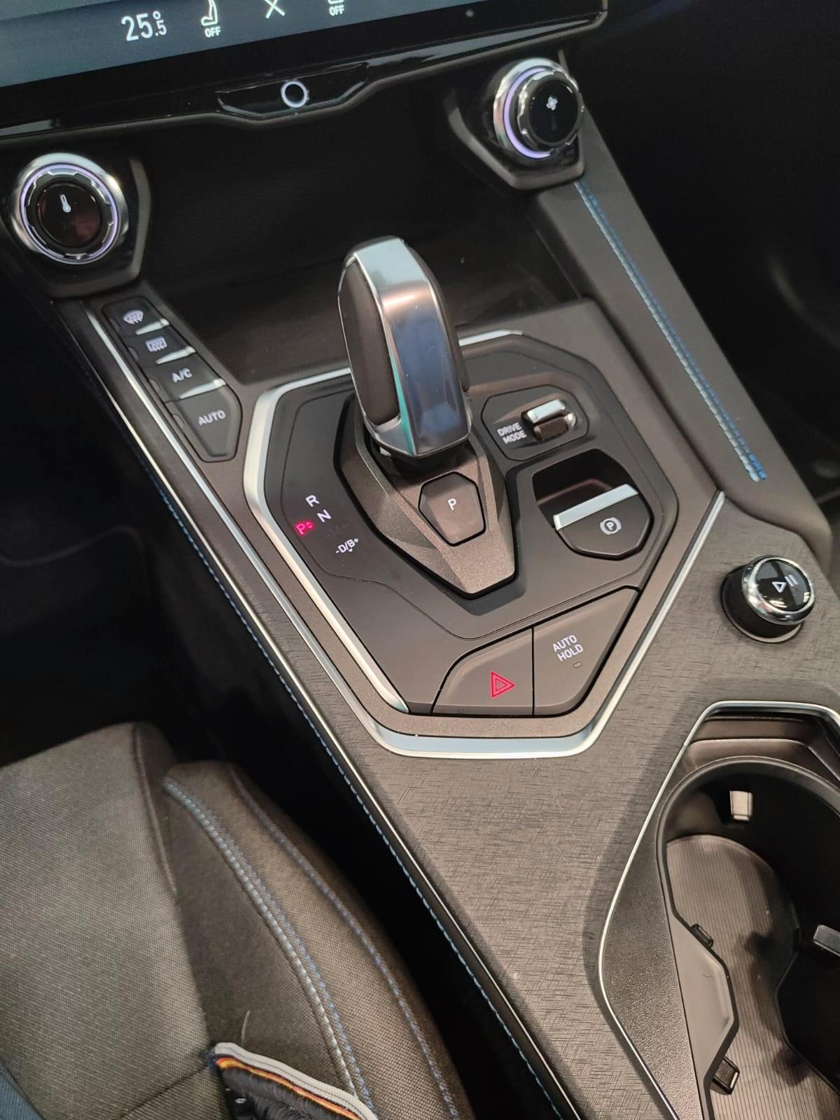 Lynk&co 01 PHEV Tetto Apribile