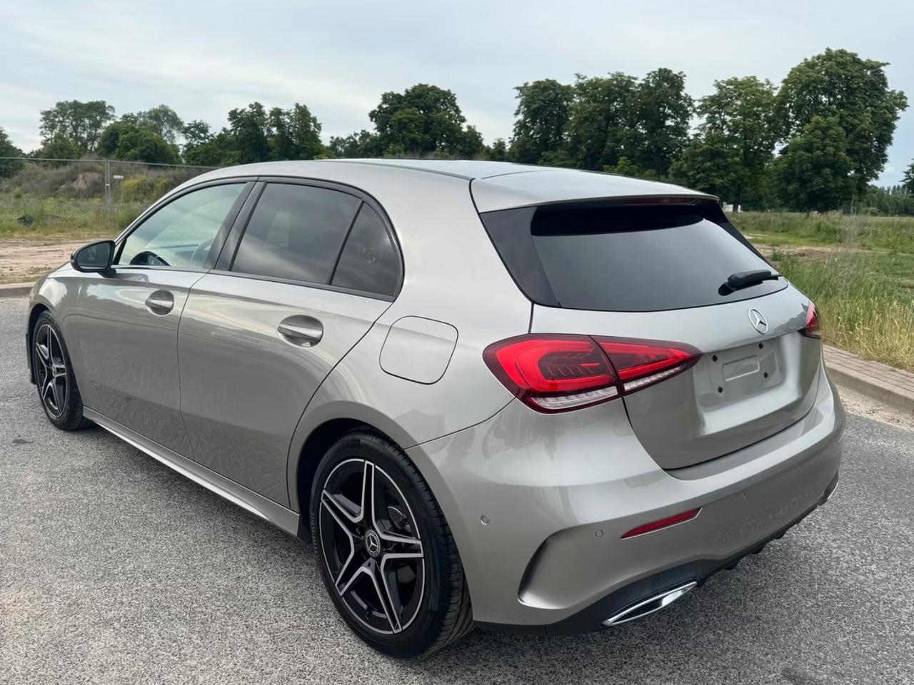 Mercedes-benz A 180 Premium AMG 136CV MBUX