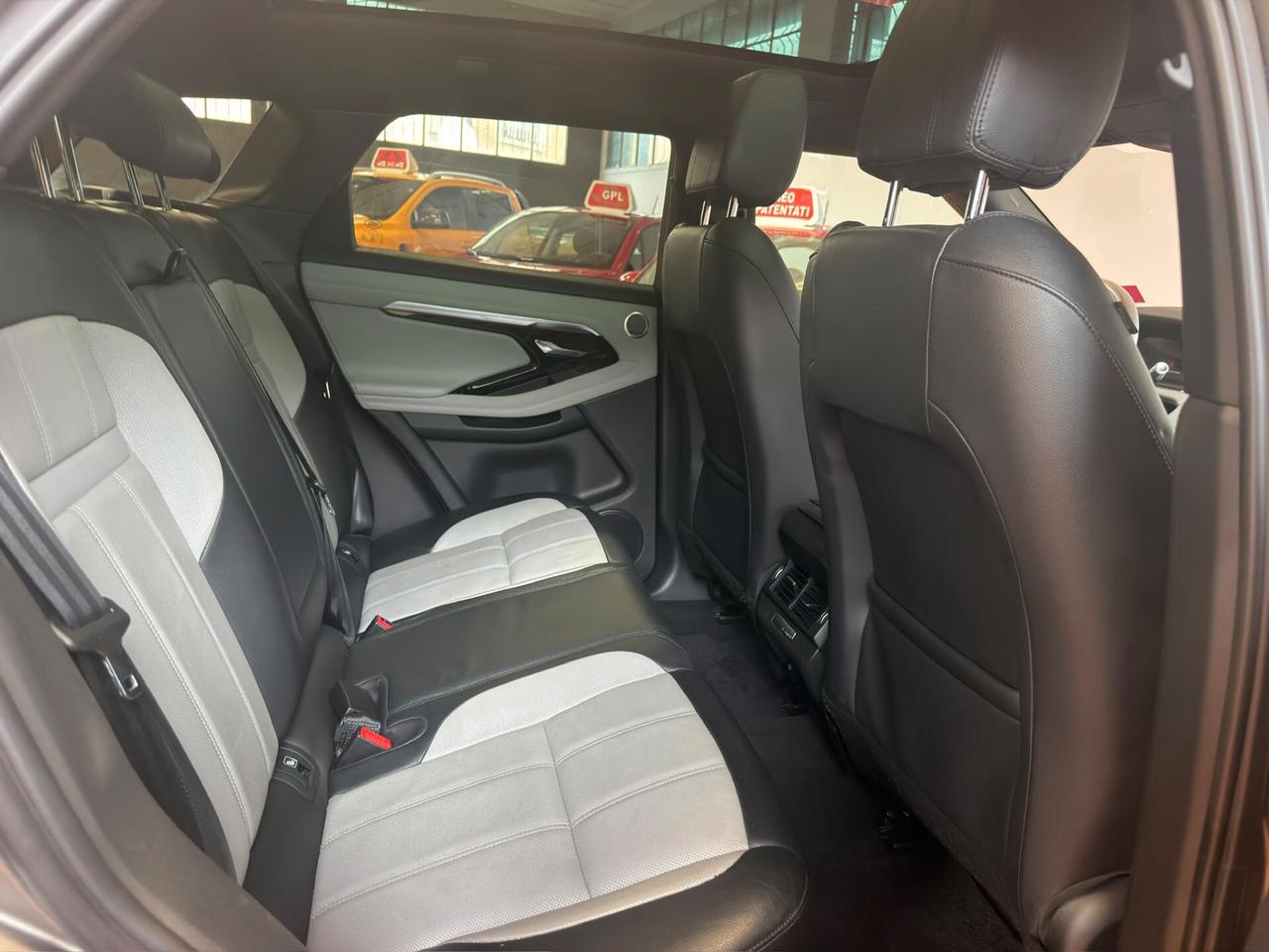 Land Rover Range Evoque 2.0D I4 240 CV AWD Auto R-Dynamic SE
