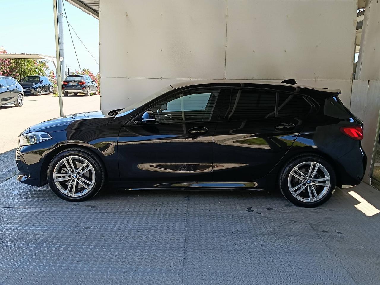 BMW Serie 1 F40 - 118d Msport auto