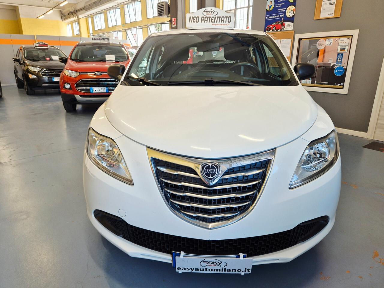 Lancia Ypsilon 1.2 69 CV 5 porte SILVER
