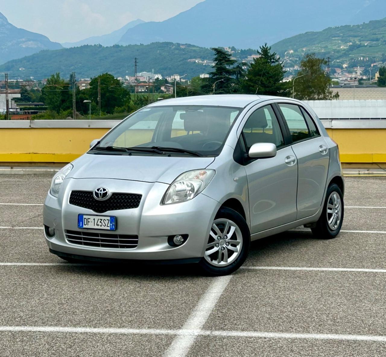 Toyota Yaris 1.3 Benzina 5 porte Neopatentati