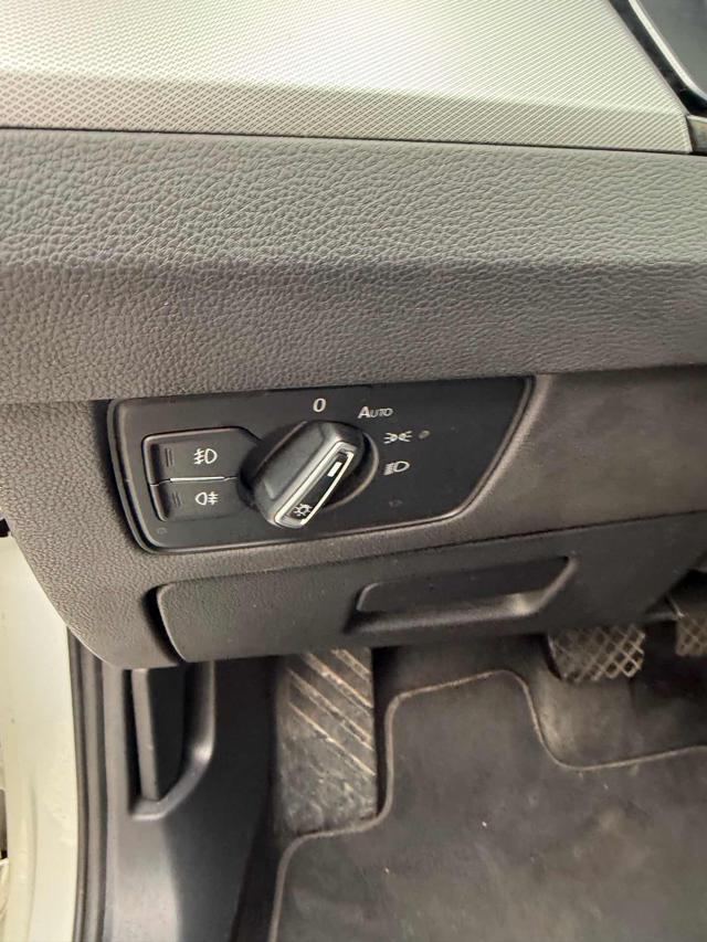 VOLKSWAGEN Passat Variant 1.6 TDI SCR DSG Business BMT