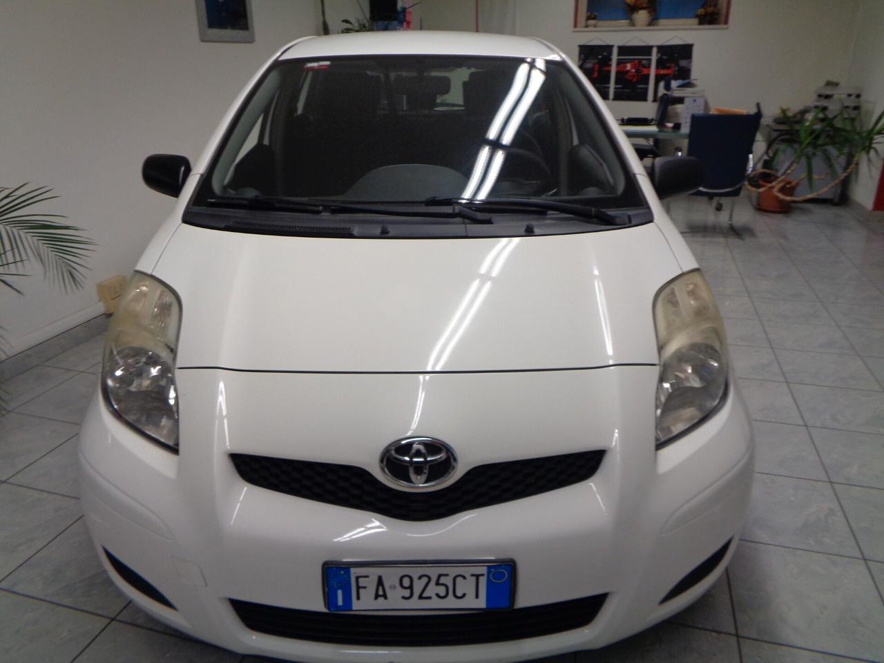 Toyota Yaris 1.0 5 porte Sol