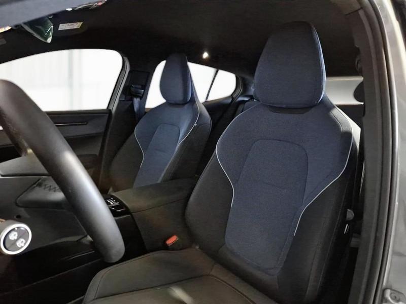 VOLVO EX30 Single Motor Extended Range Core