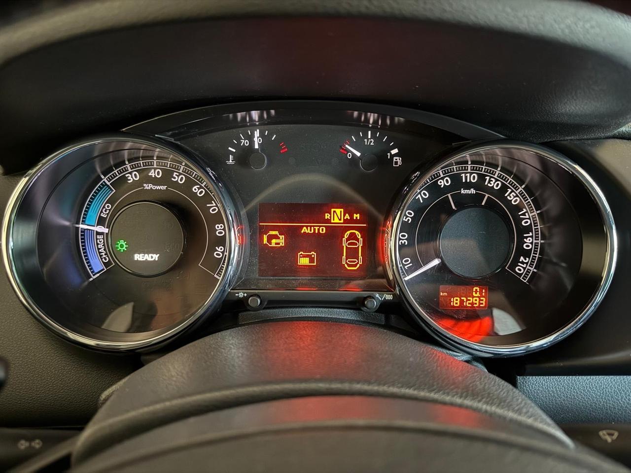 Peugeot 3008 HYbrid4