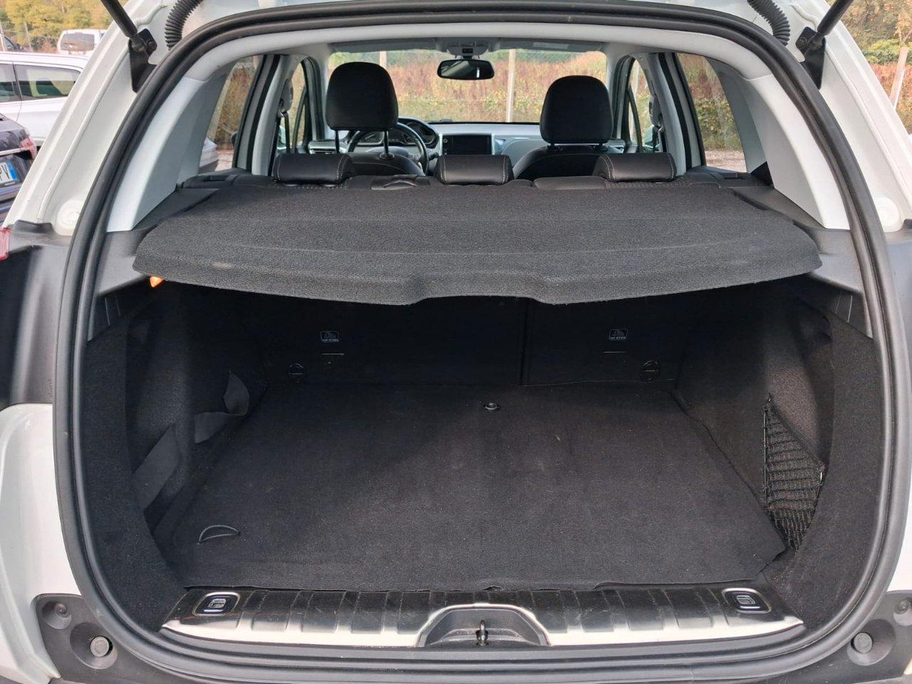 Peugeot 2008 1.6 bluehdi Allure 100cv my16