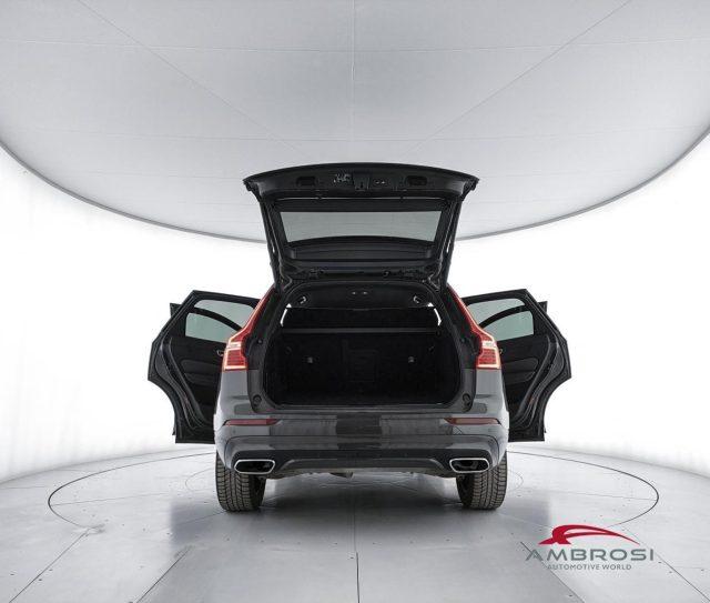 VOLVO XC60 B4 (d) AWD Geartronic R-design