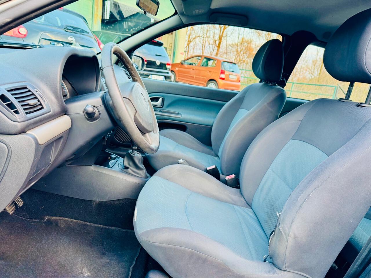 Renault Clio 1.2 16V cat 3 porte