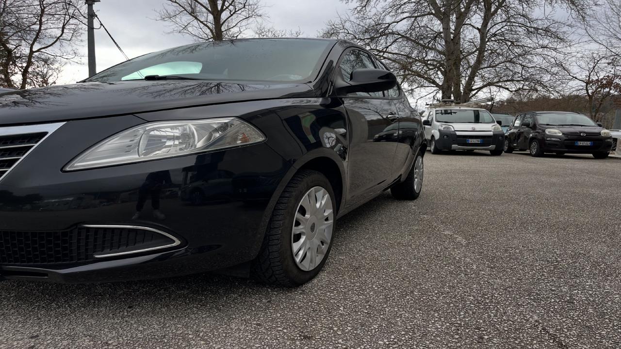 Lancia Ypsilon 1.3 MJT 16V 95 CV 5 porte S&S Silver