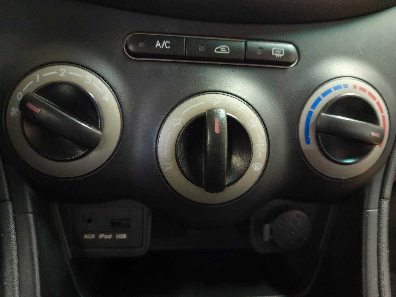 Hyundai i10 1.1 benzina, 120 Mila chilometri ok neopatentati