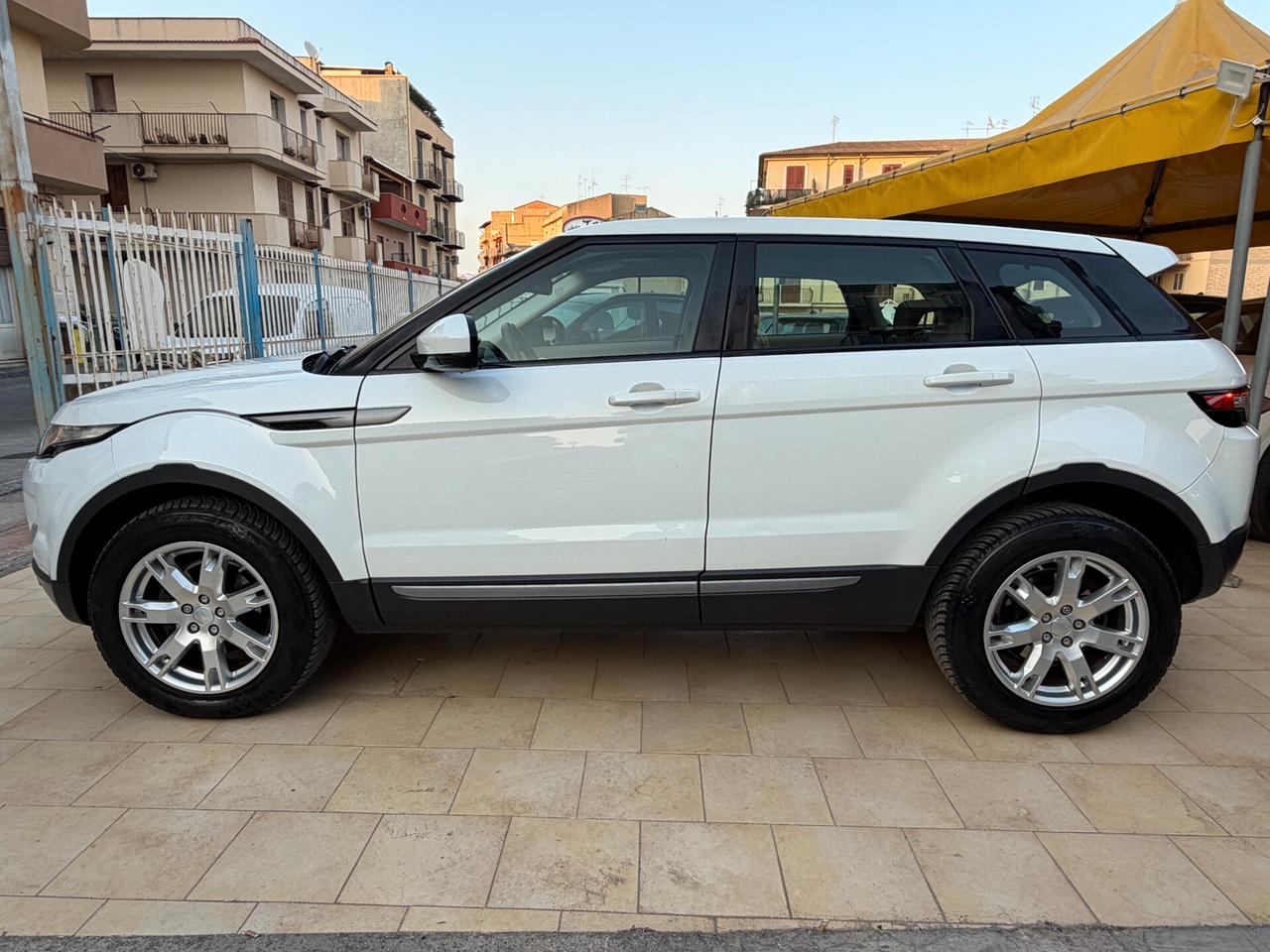 Land Rover Range Evoque 2.2 TD4 - CAMBIO AUTOMATICO