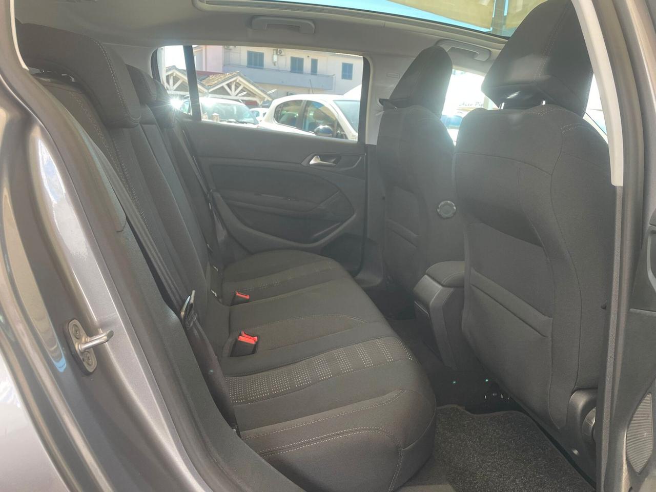 Peugeot 308 BlueHDi 120 S&S Allure