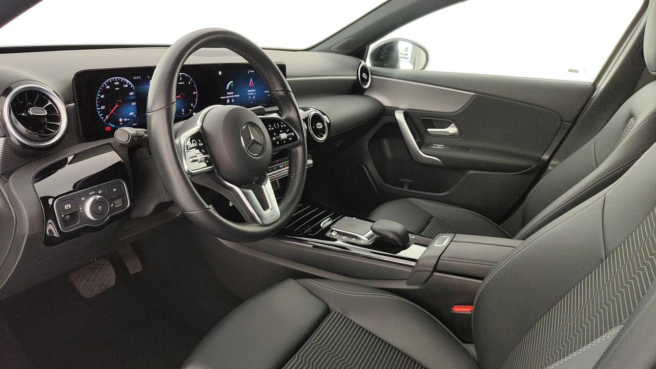 Mercedes-Benz Classe A - W177 2018 - A 180 d Sport auto