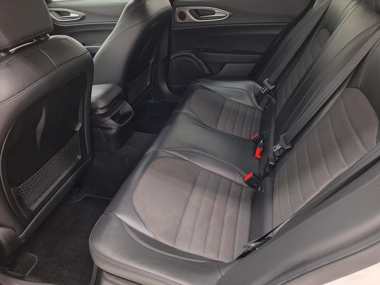 Alfa Romeo Giulia 2.2 180cv MT6 Business Sport