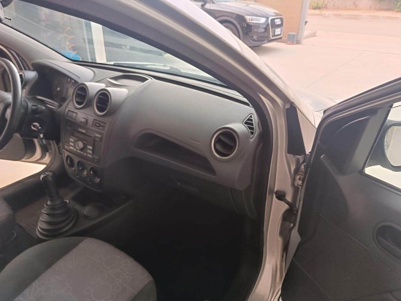 Ford Fiesta 1.2 16V 5p. Ghia