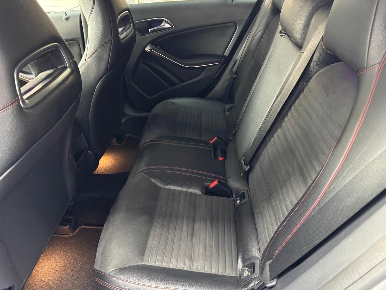 Mercedes-Benz CLA 45 AMG 381Cv