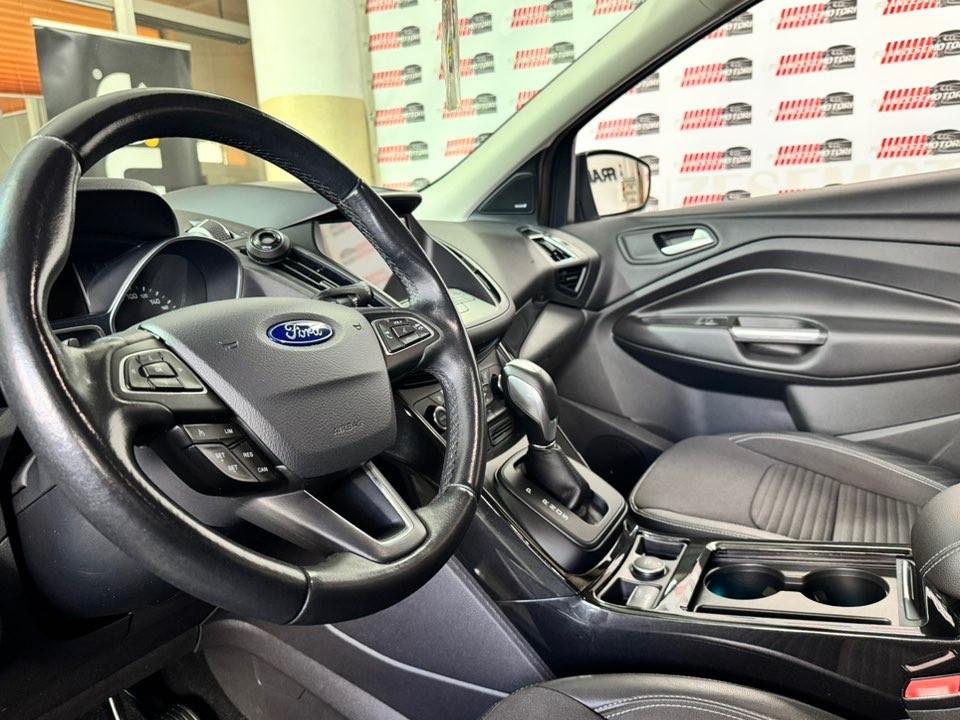 Ford Kuga 1.5 TDCI 120 CV S&S 2WD Powershift Titanium