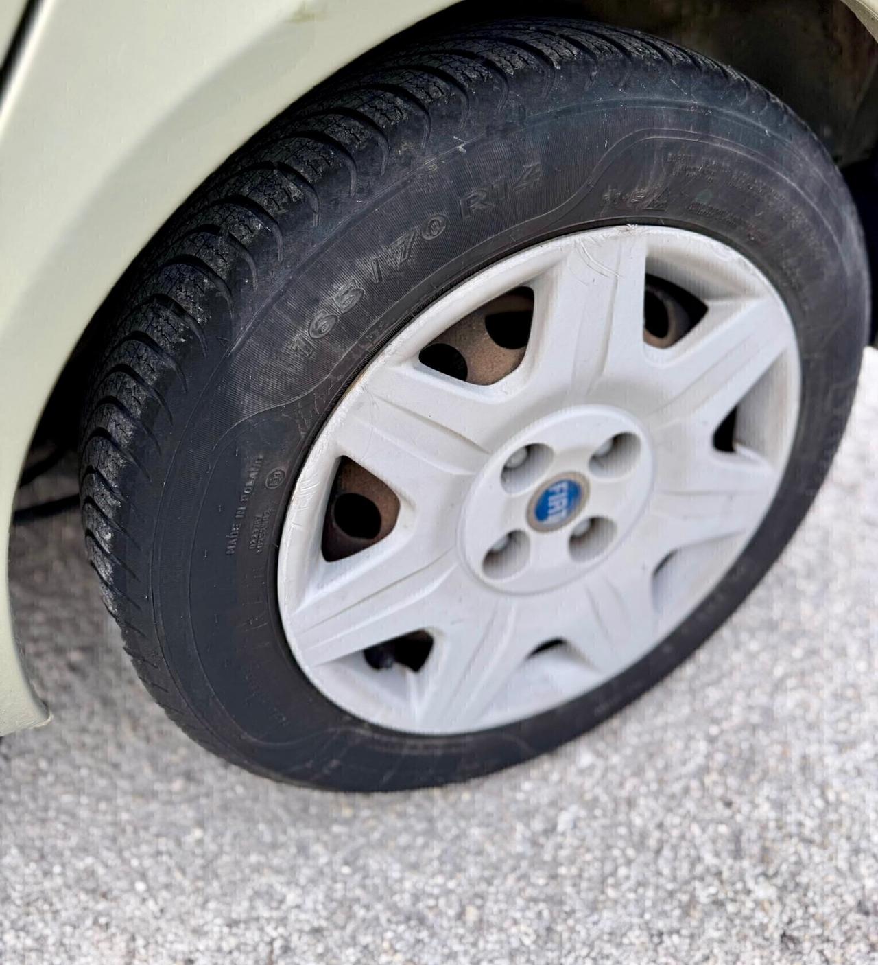 Fiat punto 5porte 1.2 benzina NEOPATENTATI