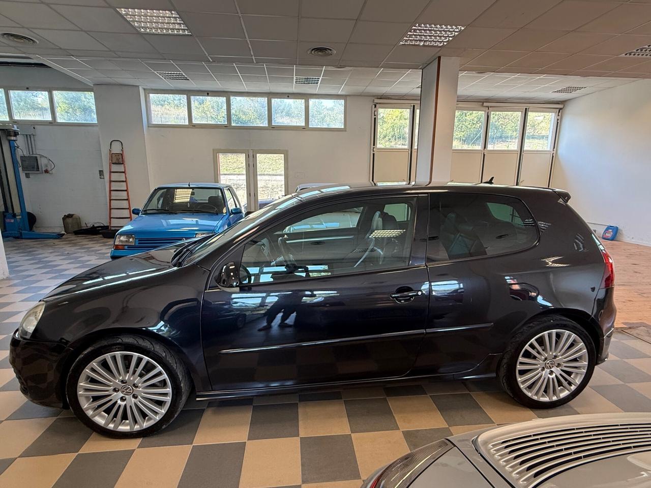 Volkswagen Golf 3.2 VR6 4mot. 3p. R32