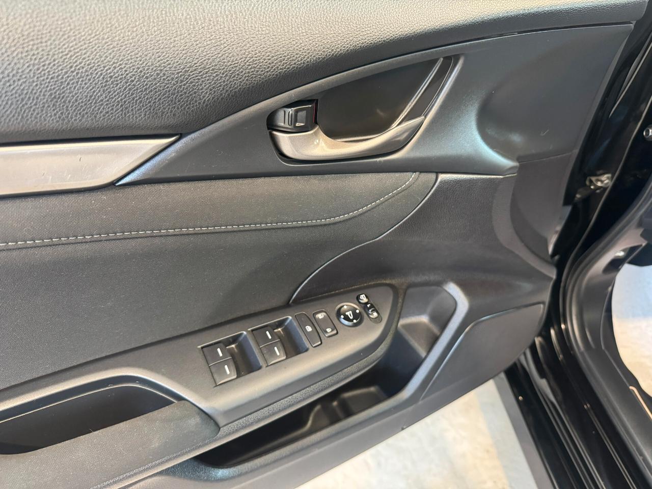 Honda Civic 1.0T 5 porte Elegance Navi