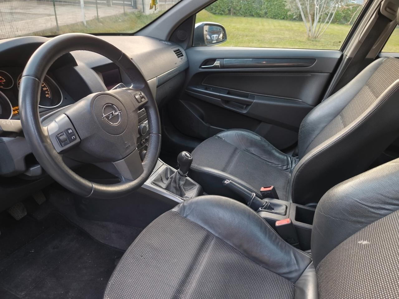 Opel Astra 1.4 16V Twinport 5 porte Cosmo