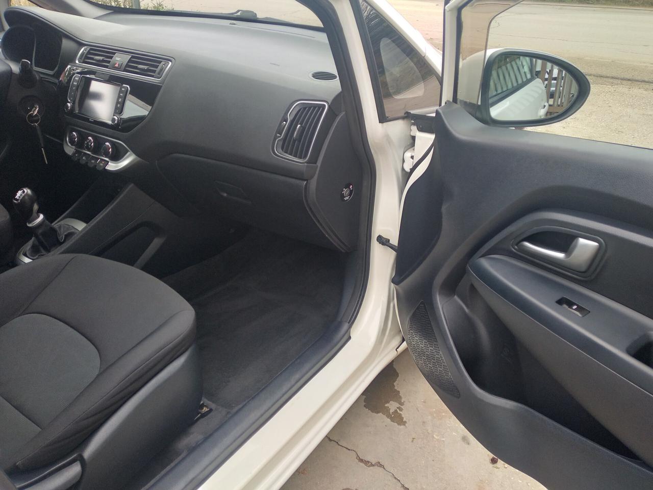 Kia Rio 1.1 CRDi 5p. Cool