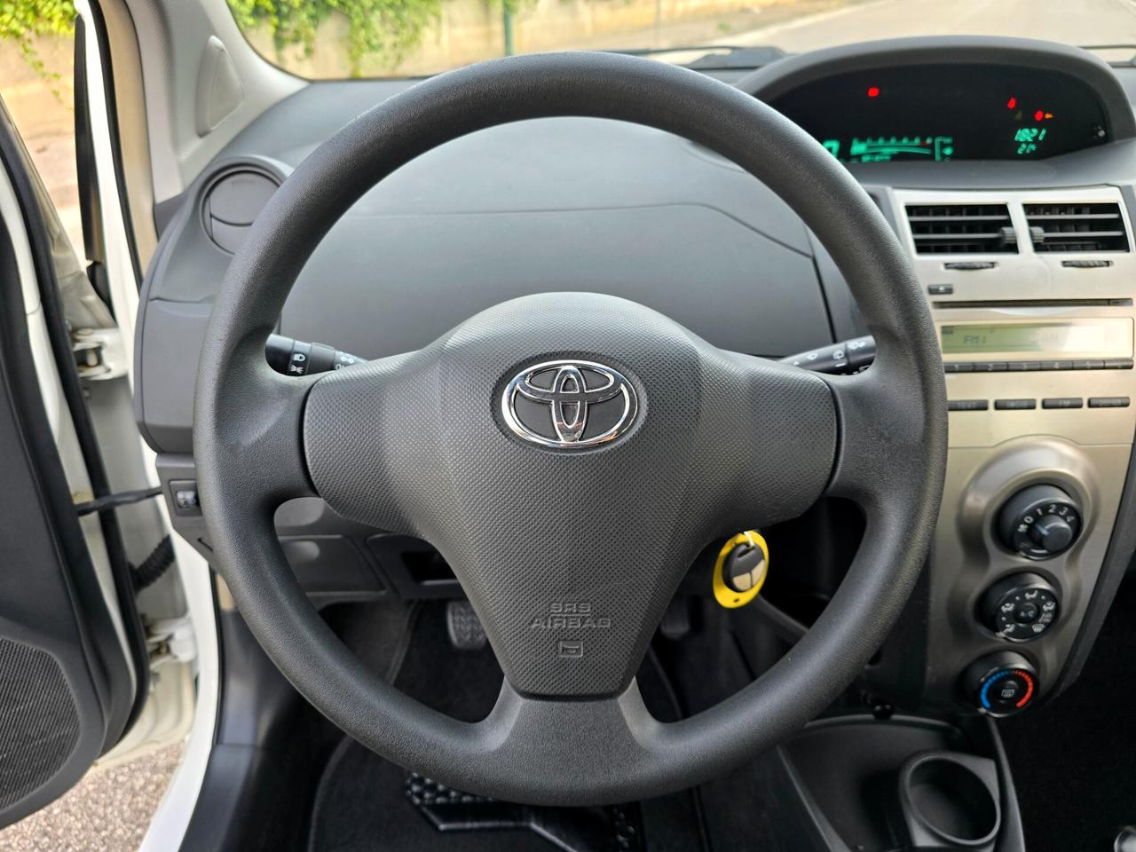TOYOTA YARIS RESTYLING 1.4 DIESEL 2011 PERFETTA