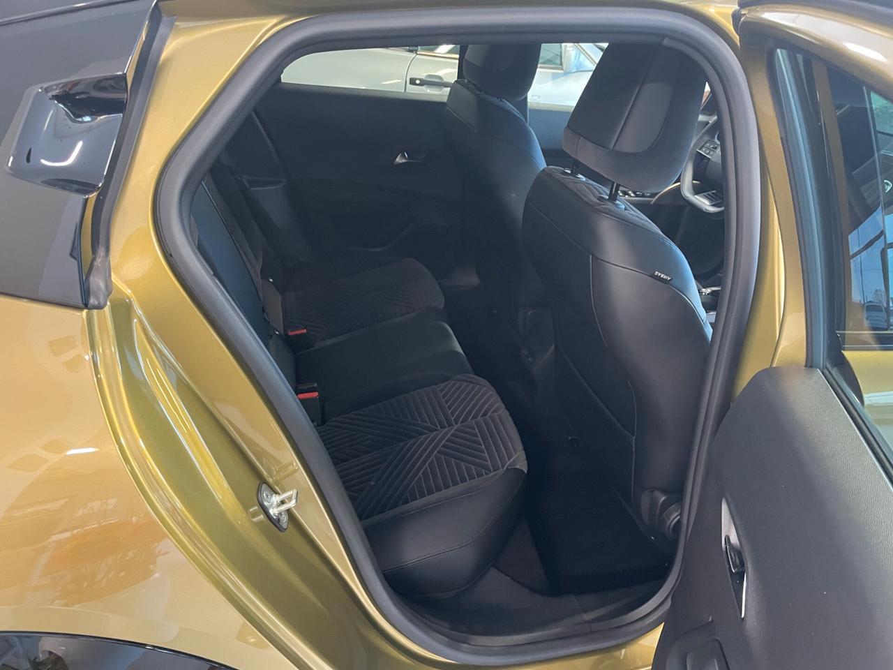 Lancia Ypsilon Hybrid e-DCT LX