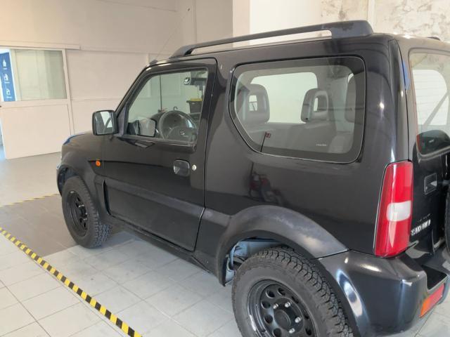 SUZUKI Jimny 1.3i 16V cat 4WD JLX