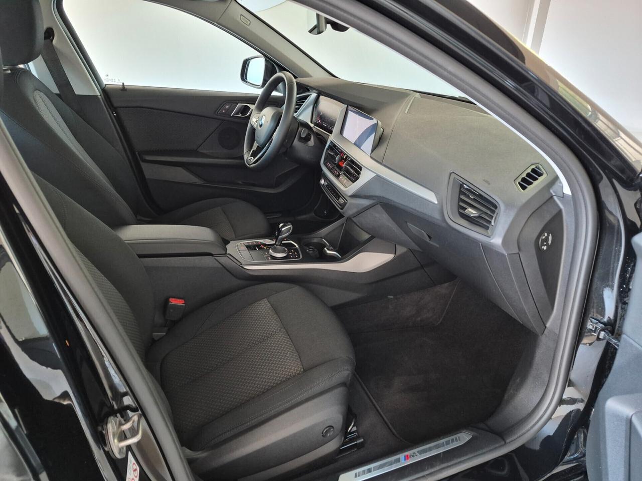 BMW 116 D MSPORT STEPTRONIC LED CARPLAY NAVI LIVE COCKPIT