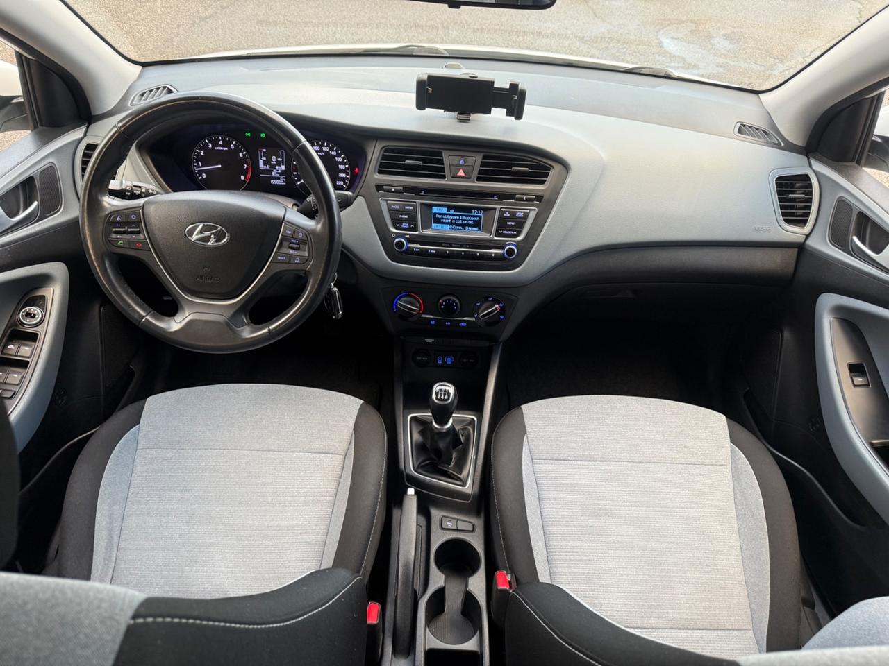 Hyundai i20 1.2 84 CV 5 porte Style Neopatentati ok