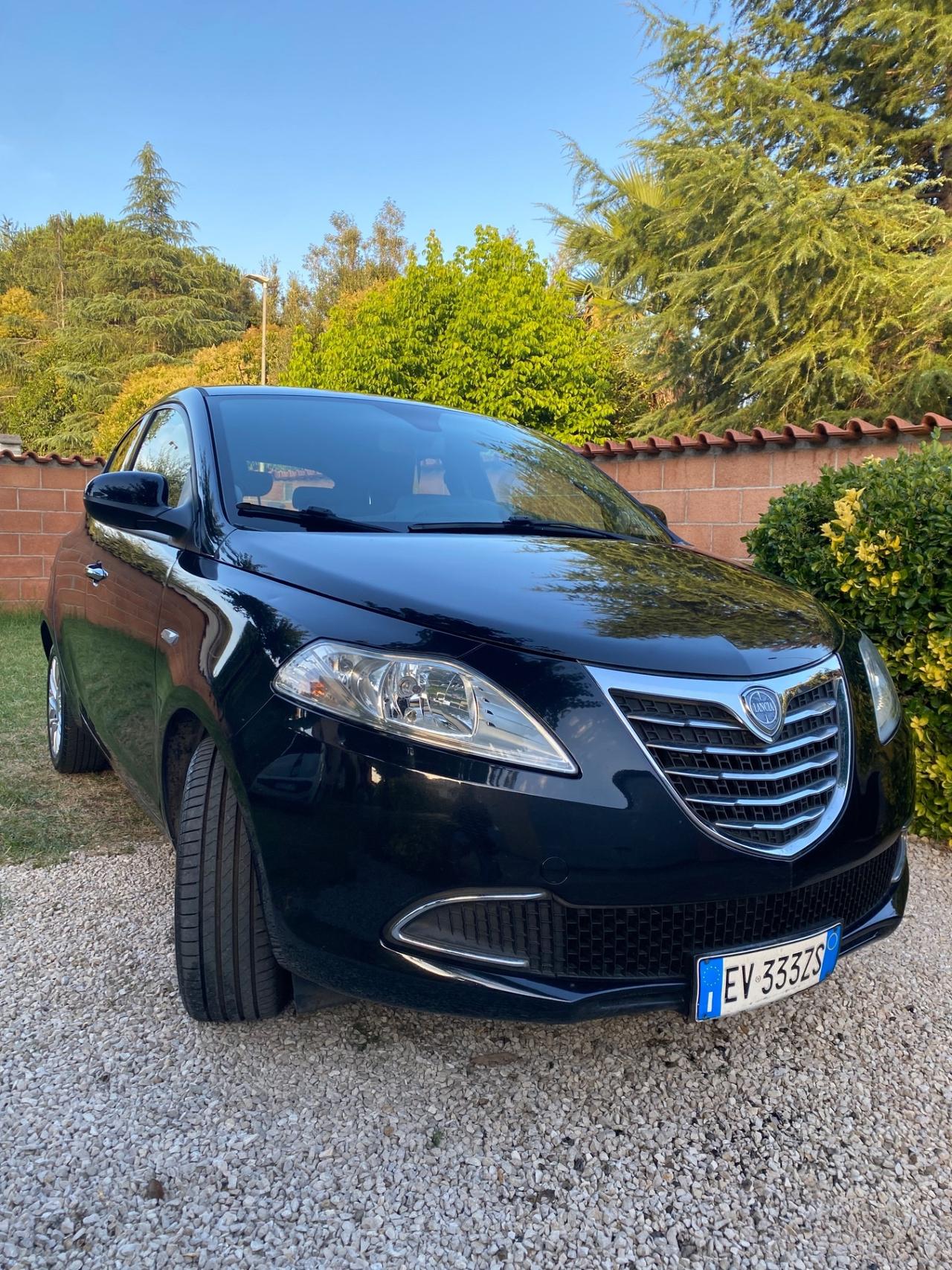 Lancia Ypsilon 1.2 5 porte Platinum COME NUOVA