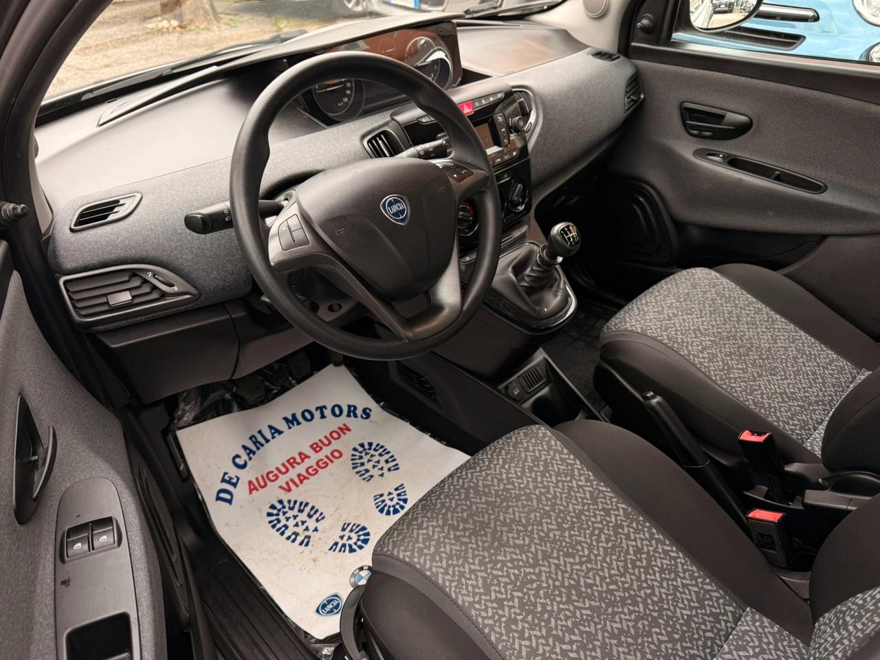 LANCIA Ypsilon Hybrid 1.0 Benz. 70CV Silver - 2022