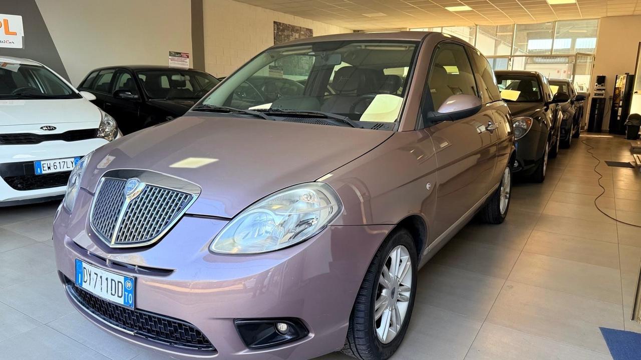 Lancia Ypsilon 1.4 Platino Ecochic GPL