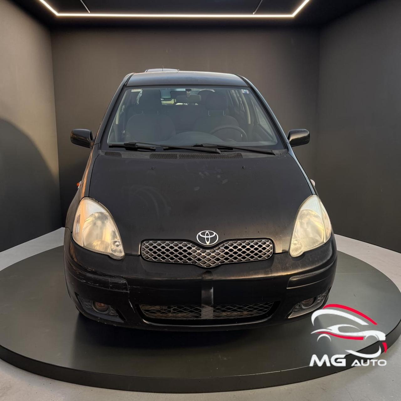 Toyota Yaris 1.0i 16V cat 5 porte Sol