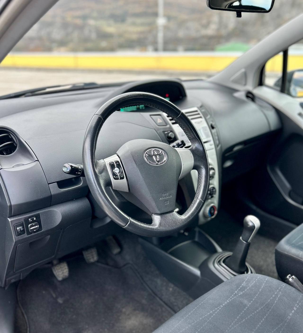 Toyota Yaris 1.0 5 porte Edizione SOL Neopatentati