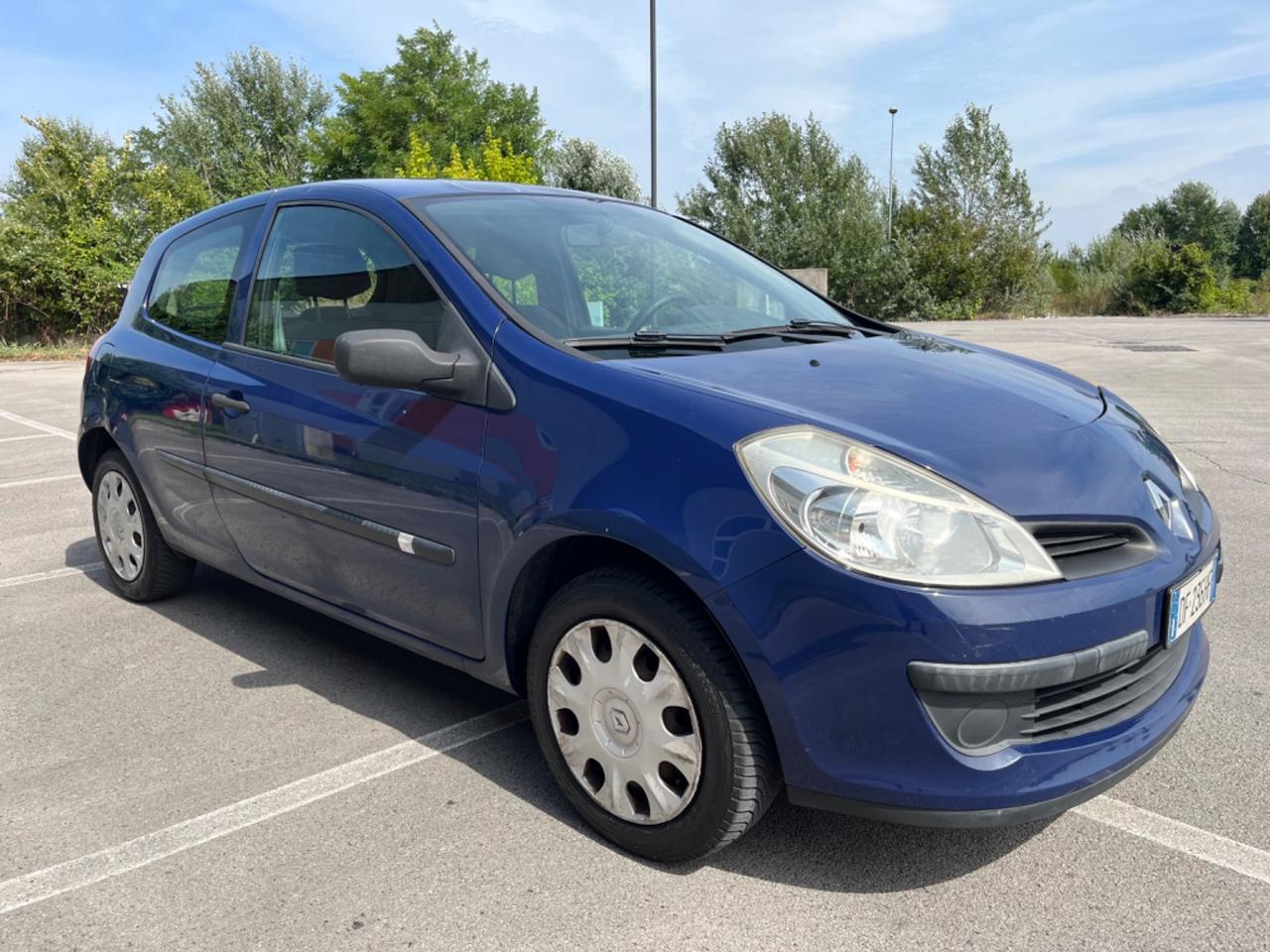 Renault Clio ok neopatentati