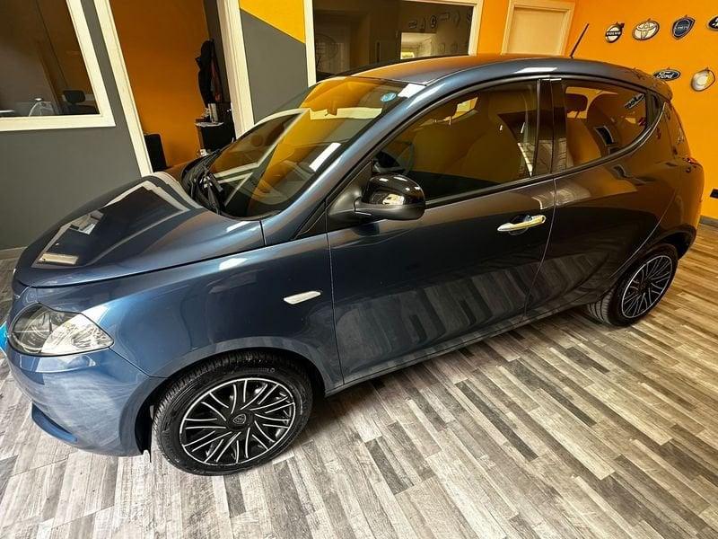 Lancia Ypsilon 1.0 FireFly 70cv Hybrid ALBERTA FERRETTI PREZZO VERO