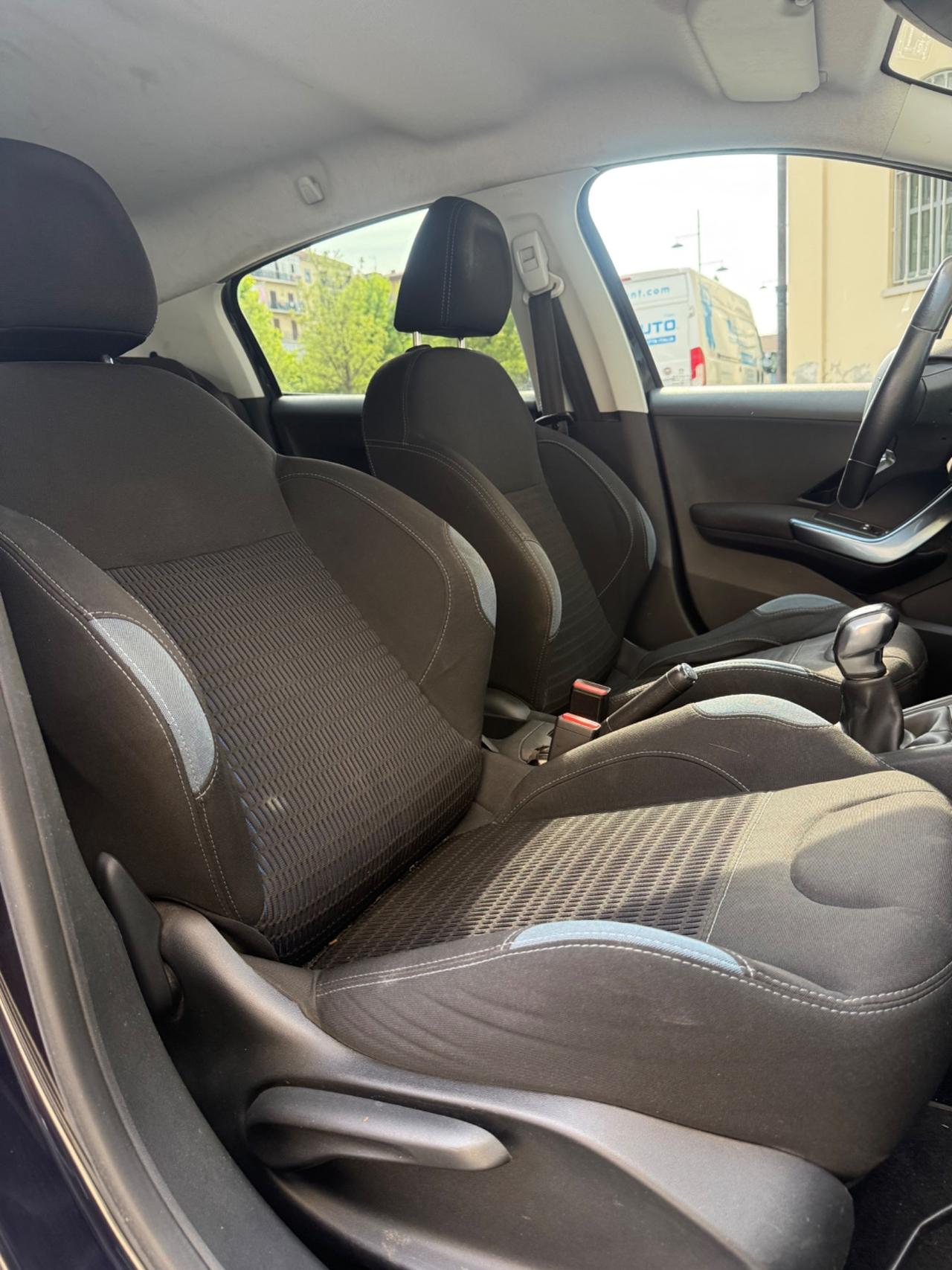 PEUGEOT 208 1.2 82 CV 2013 ALLURE