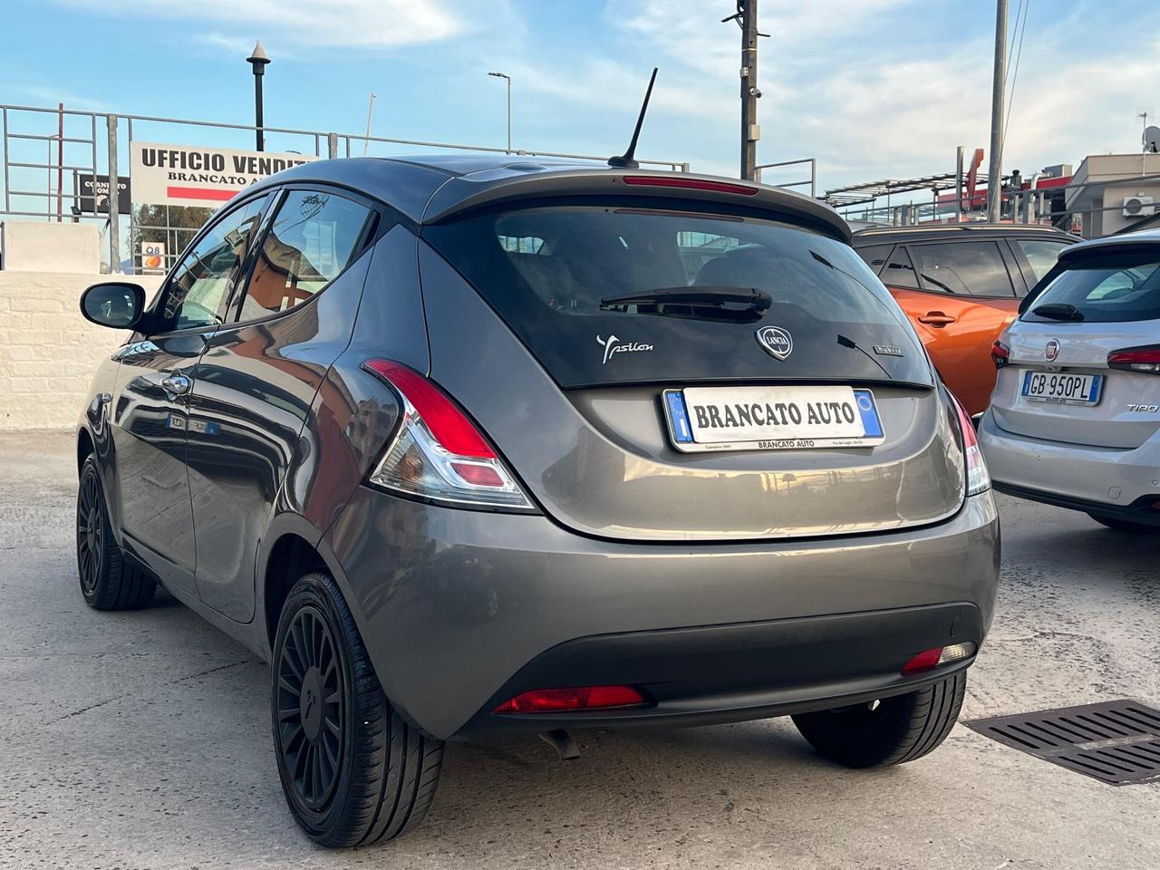 Lancia Ypsilon 1.0 FireFly 5 porte S&S Hybrid IN PROMOZIONE