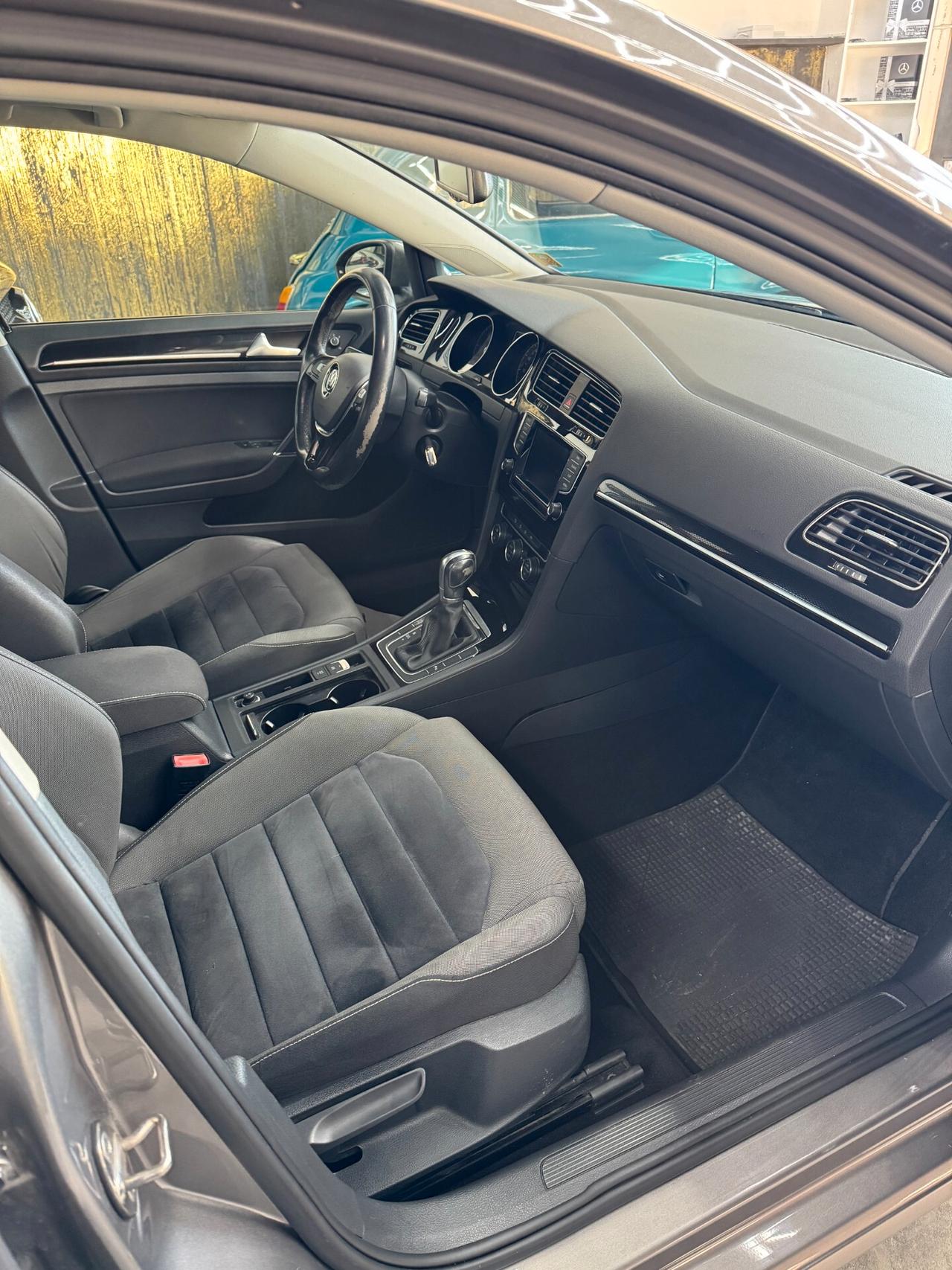 Volkswagen Golf Business 1.6 TDI DSG 5p. Highline BlueMotion Technology