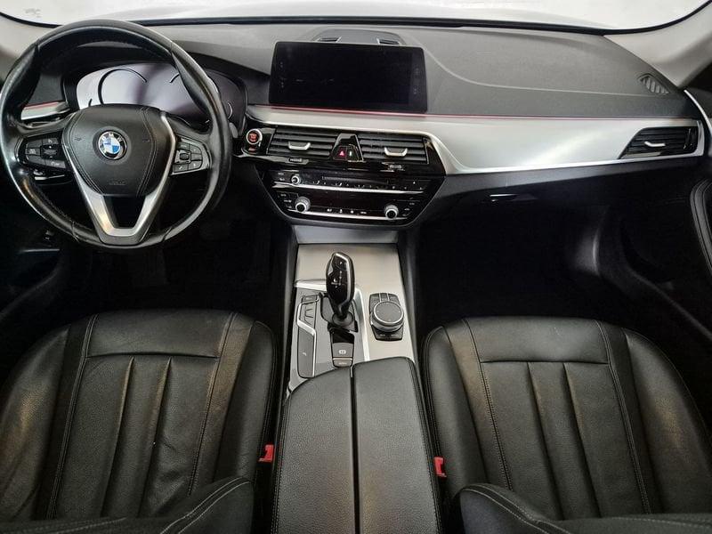 BMW Serie 5 Touring Serie 5 G31 2017 Touring Diese 520d Touring Luxury auto