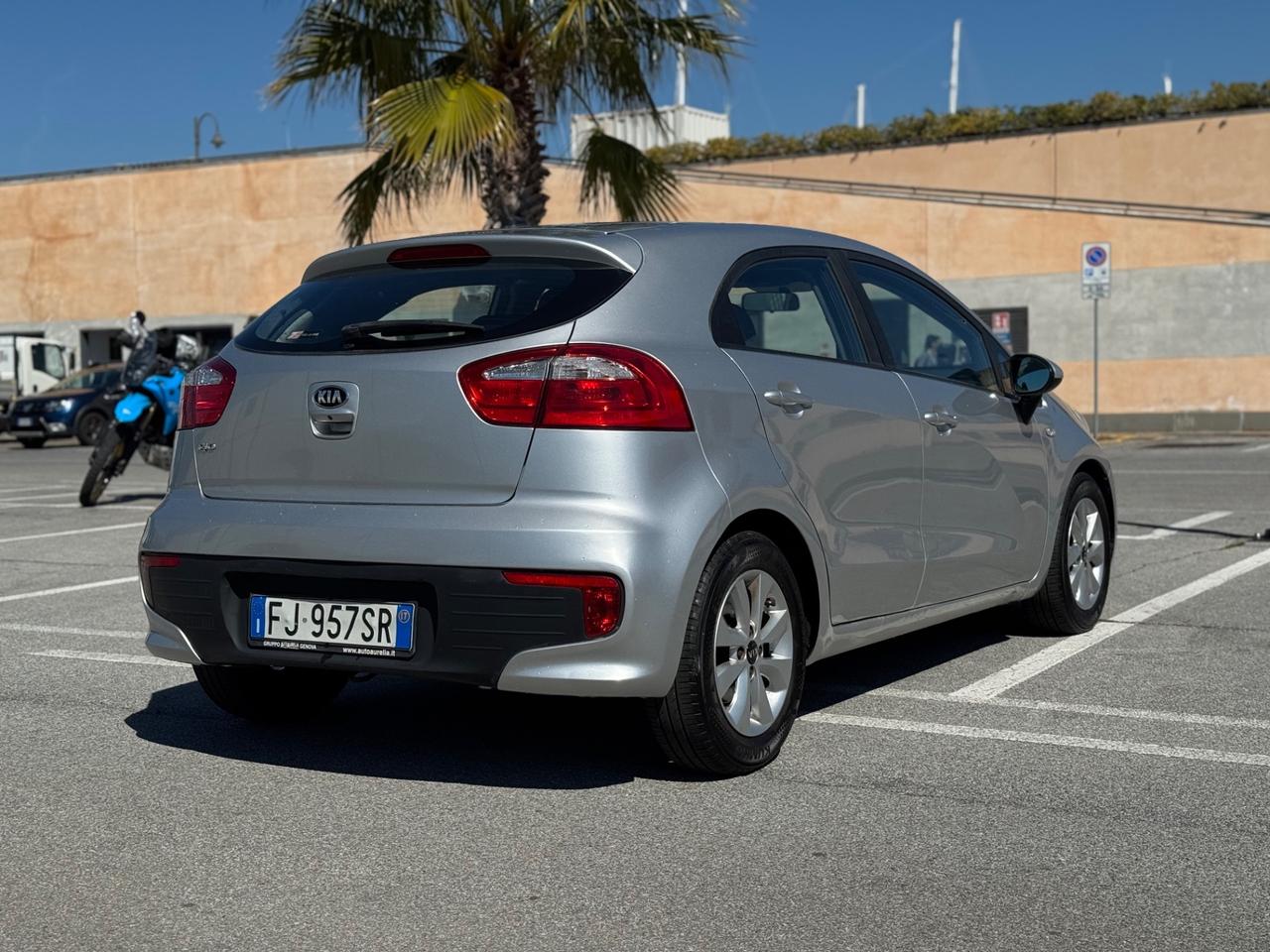 KIA RIO 1.2 BENZINA NEO PATENTATI 2017 1 PRO 12 MESI DI GARANZIA