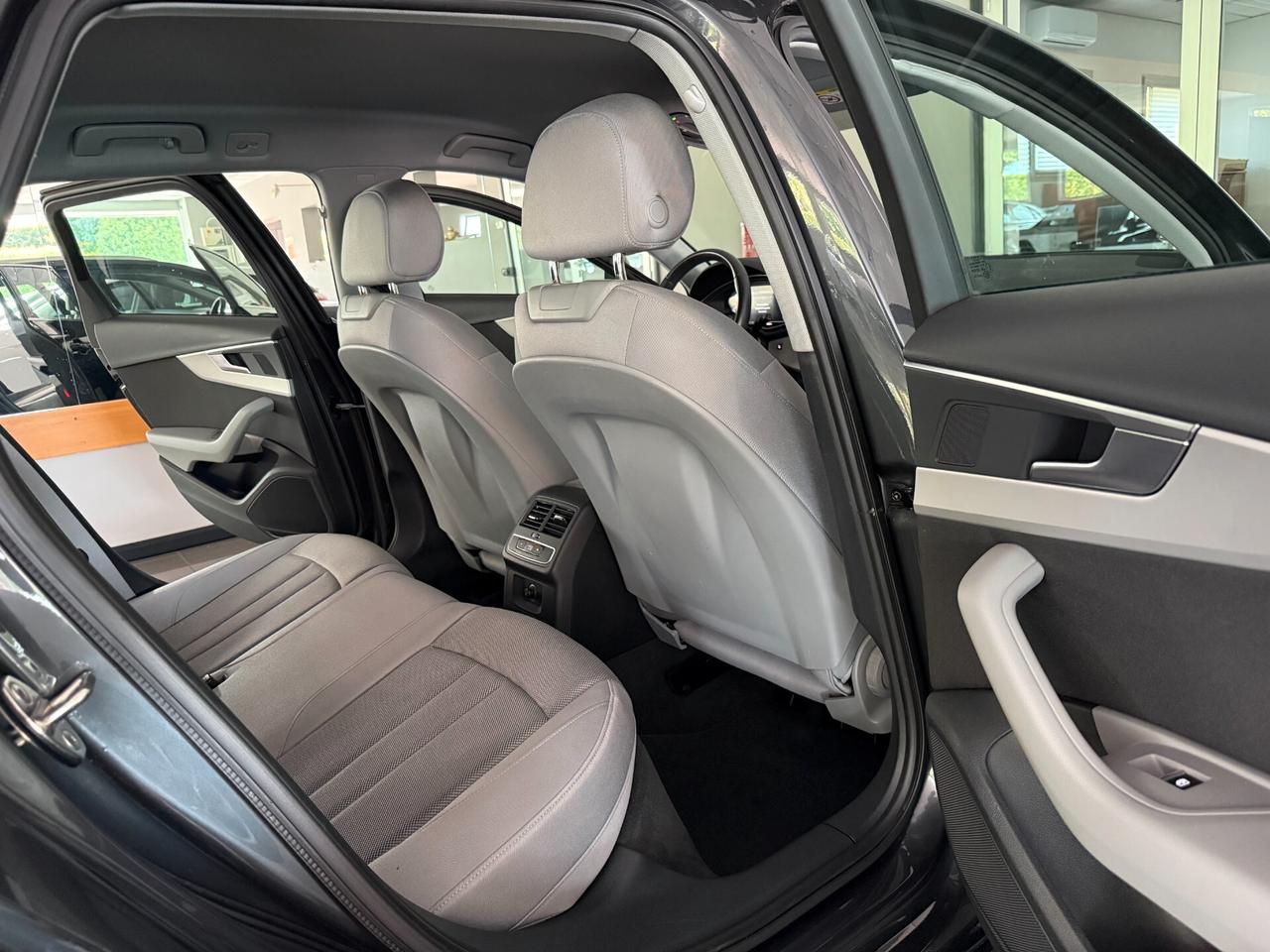 Audi A4 40 TDI quattro S tronic Business