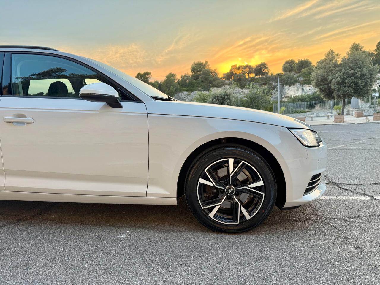 Audi A4 Avant/2.0 S TDI 150 CV/NAVI/LED/CERCHI 17"